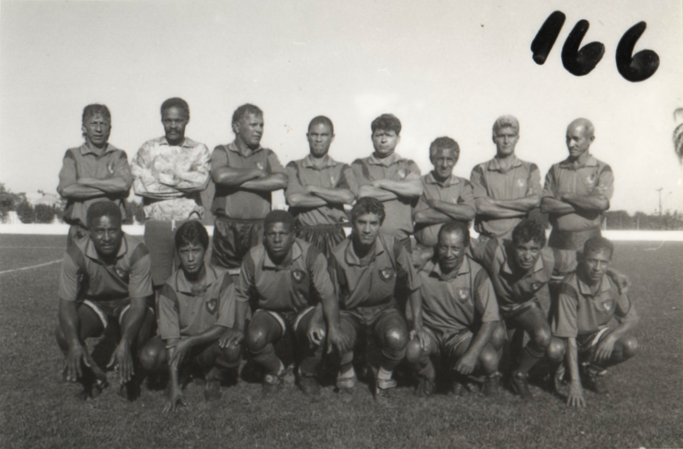 Uniformes e Times